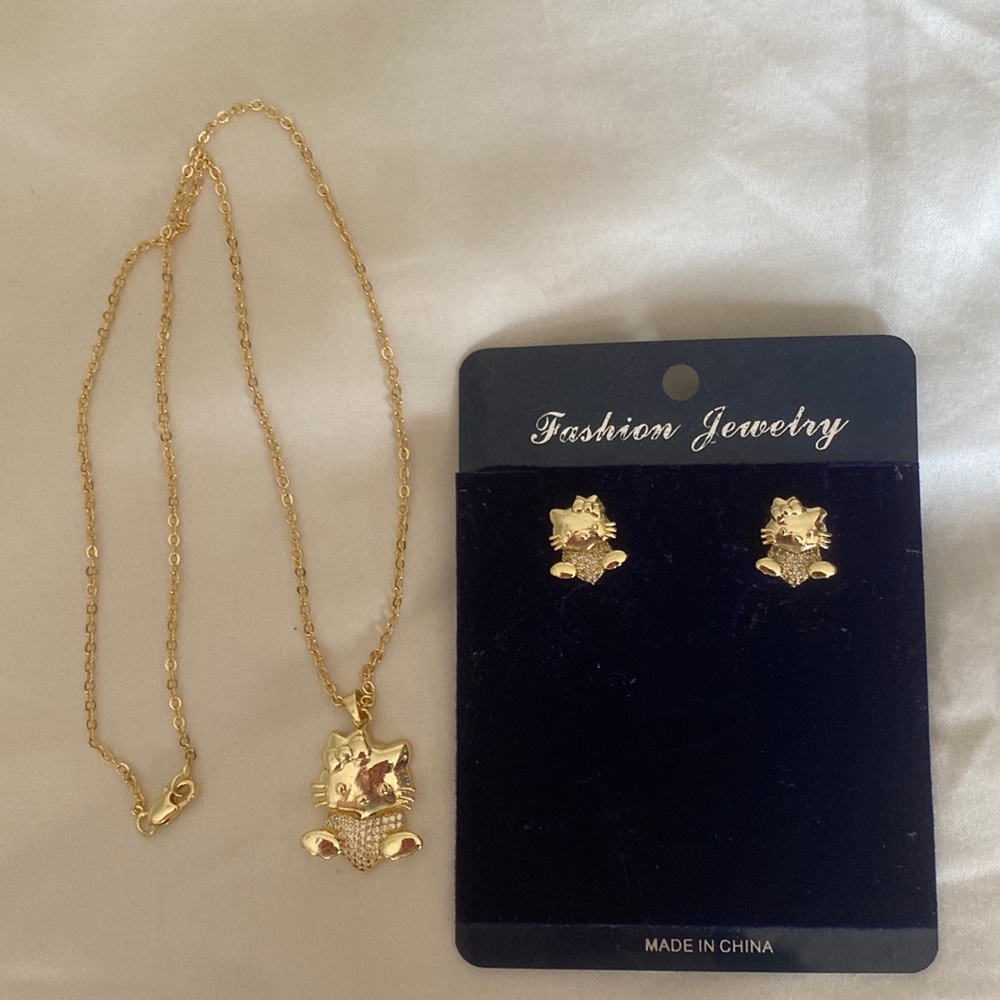 Hello Kitty Necklace & Earring Set